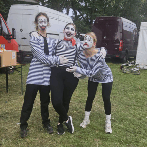 photo_5393080156463168410_y